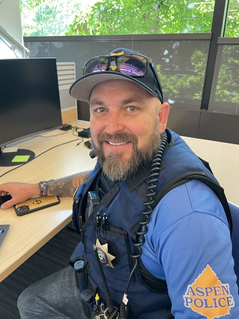 New Aspen Police hire Josh Bennett sworn in before city council - Vimarsana News